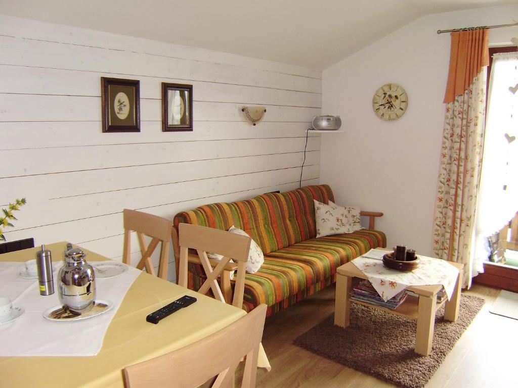 Haus Christl Reit Im Winkl, Kostenloser Parkplatz, 5 Minuten Zum Ortszentrum, Ruhige Lage, Wlan Habitación foto